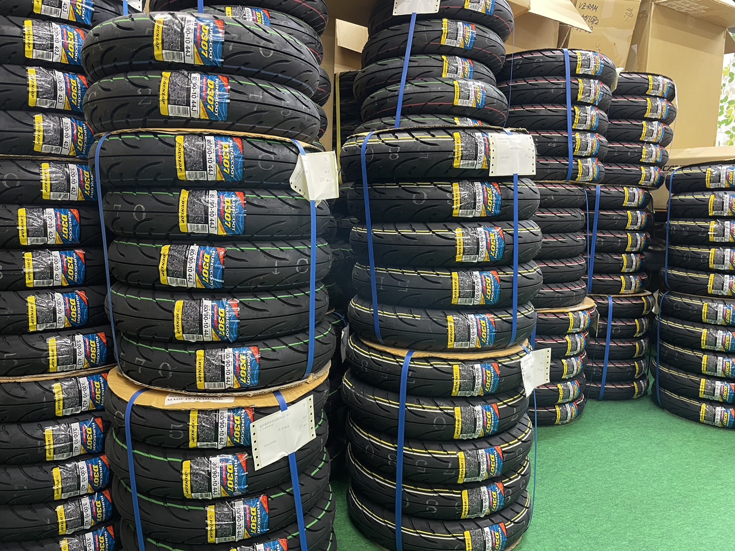ダンロップ製一部スクータータイヤ店頭在庫